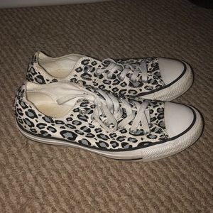 Women’s size 7 converse leopard print